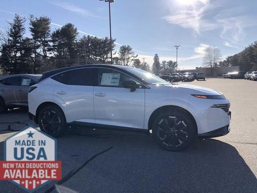 Everest White Pearl Tricoat/Super Black 2026 Nissan Murano Platinum