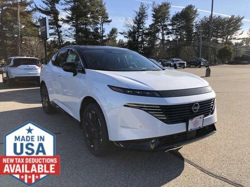 Everest White Pearl Tricoat/Super Black 2026 Nissan Murano Platinum