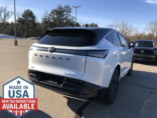 Everest White Pearl Tricoat/Super Black 2026 Nissan Murano Platinum