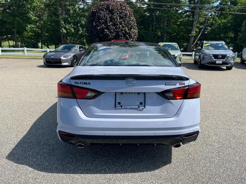 Gray Sky Pearl/Super Black 2026 Nissan Altima SR FWD