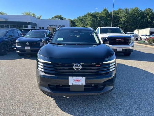Super Black 2027 Nissan Kicks SR