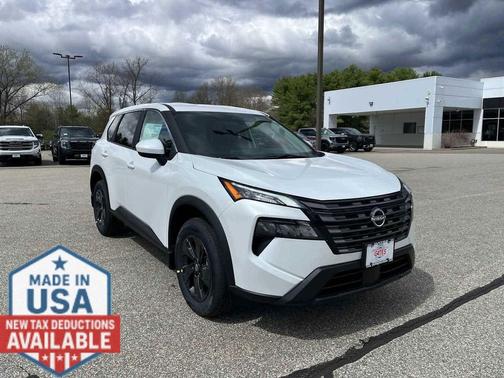Everest White Pearl Tricoat 2026 Nissan Rogue SV