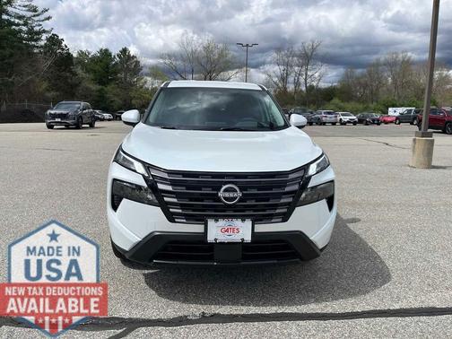 Everest White Pearl Tricoat 2026 Nissan Rogue SV