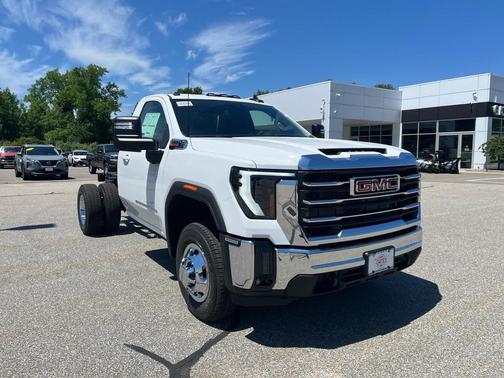 Summit White 2026 GMC Sierra 3500 SLE