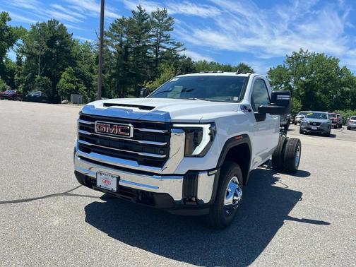 Summit White 2026 GMC Sierra 3500 SLE