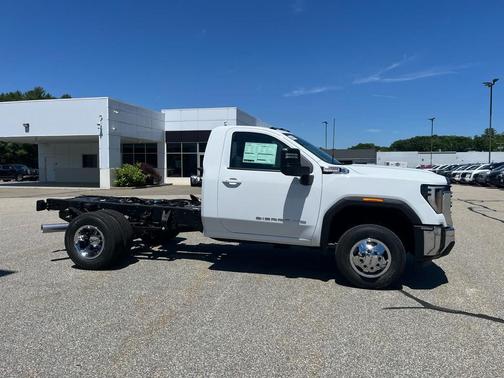 Summit White 2026 GMC Sierra 3500 SLE