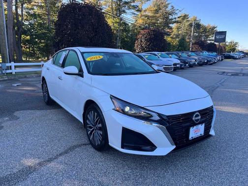 Pearl White Tricoat 2024 Nissan Altima 2.5 SV