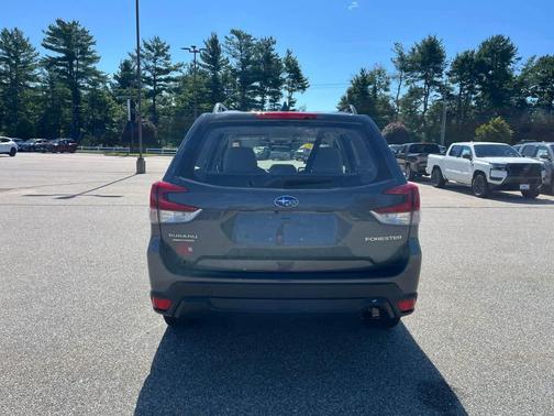 Magnetite Gray Metallic 2022 Subaru Forester Base