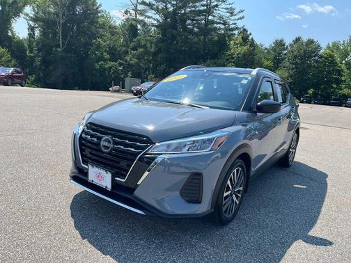 Gray/Super Black 2023 Nissan Kicks SV