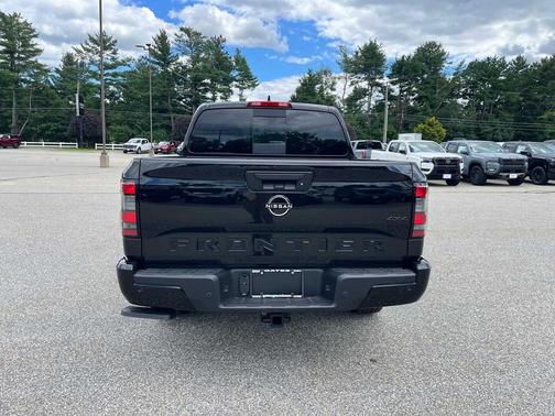 Super Black 2026 Nissan Frontier SV