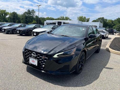 Super Black 2026 Nissan Altima SR AWD