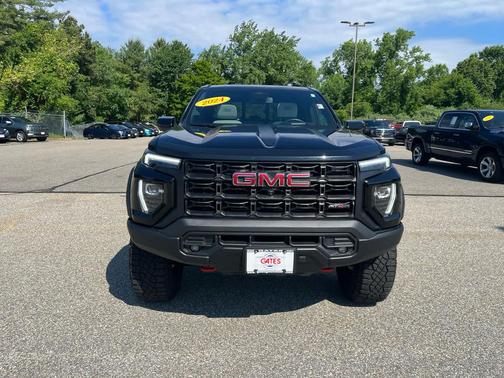 Onyx Black 2024 GMC Canyon AT4X