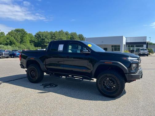 Onyx Black 2024 GMC Canyon AT4X