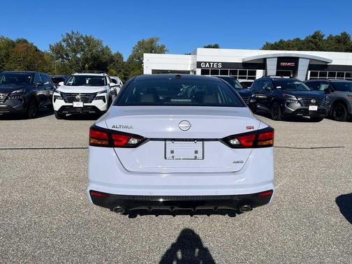 Gray Sky Pearl/Super Black 2026 Nissan Altima SR AWD