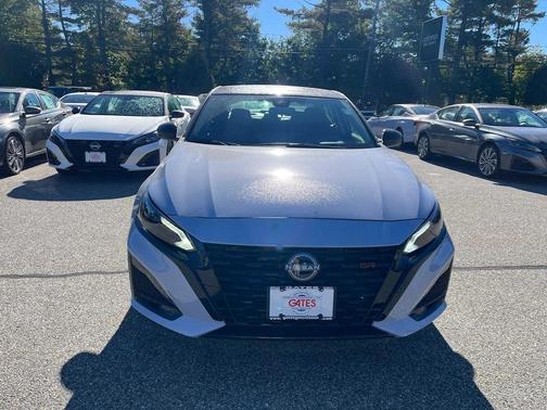 Gray Sky Pearl/Super Black 2026 Nissan Altima SR AWD