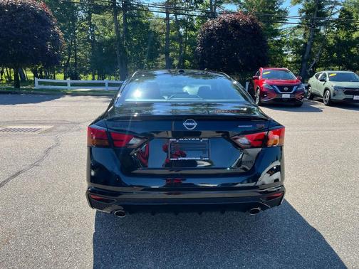 Super Black 2026 Nissan Altima SR AWD