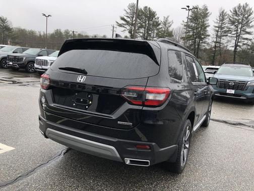 2024 Honda Pilot Touring 8-Passenger