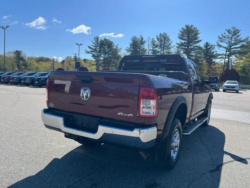 Delmonico Red Pearlcoat 2022 RAM 3500 Tradesman Crew Cab 4x4 6'4' Box