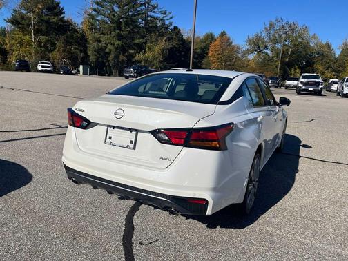 Pearl White Tricoat 2026 Nissan Altima SV AWD