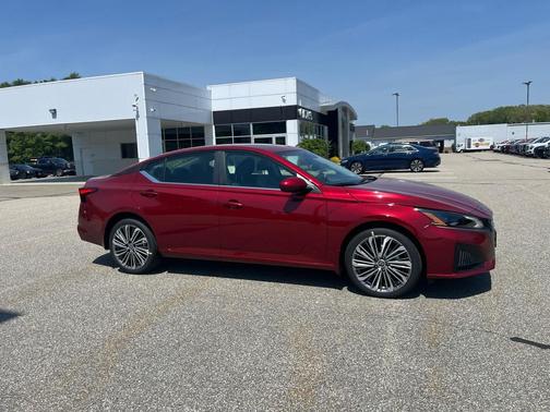 Scarlet Ember Tintcoat 2026 Nissan Altima SV AWD