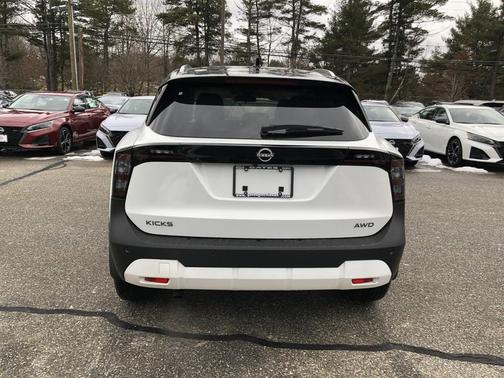 2026 Nissan Kicks SV