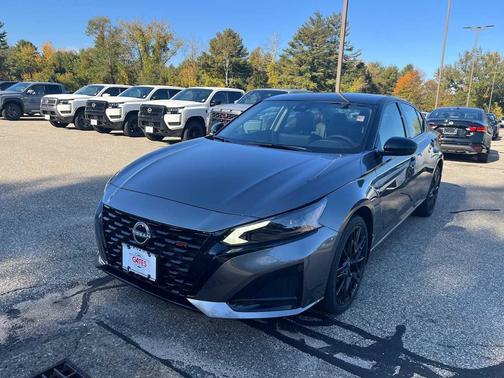 Gun Metallic/Super Black 2026 Nissan Altima SR AWD