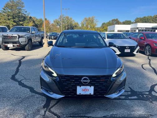 Gun Metallic/Super Black 2026 Nissan Altima SR AWD