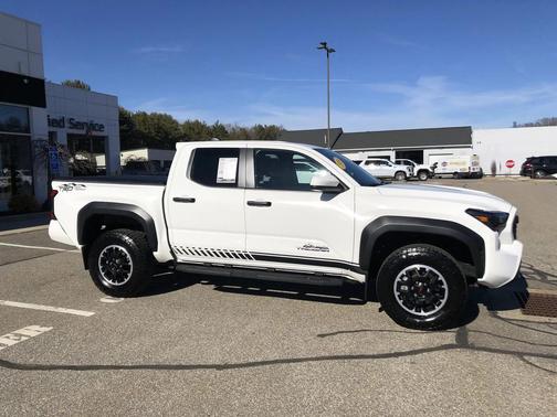 2024 Toyota Tacoma TRD Off Road