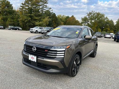 Canyon Bronze Metallic 2025 Nissan Kicks SR