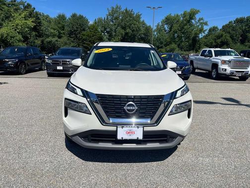 Pearl White Tricoat 2023 Nissan Rogue SV