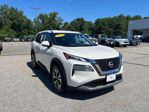 Pearl White Tricoat 2023 Nissan Rogue SV