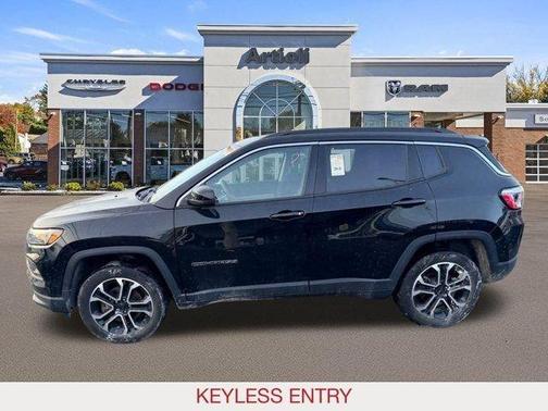 Diamond Black 2022 Jeep Compass Limited