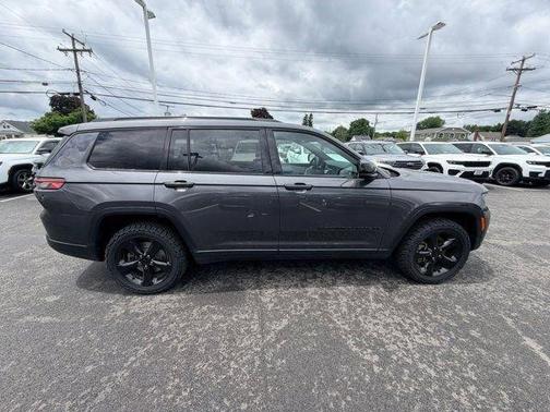 Metallic 2021 Jeep Grand Cherokee L Laredo