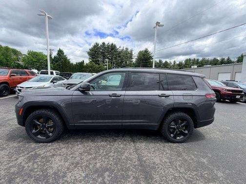 Metallic 2021 Jeep Grand Cherokee L Laredo