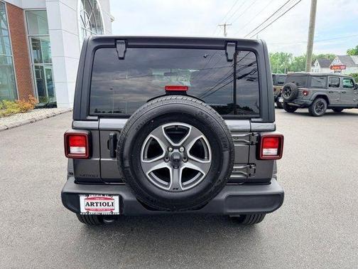 Granite Crystal Clearcoat Metallic 2022 Jeep Wrangler Unlimited Sport