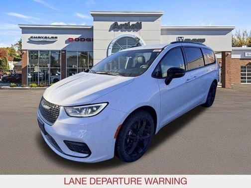 Bright White Clearcoat 2026 Chrysler Pacifica Select