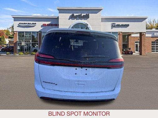 Bright White Clearcoat 2026 Chrysler Pacifica Select