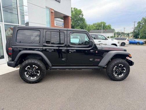 Black Clearcoat 2025 Jeep Wrangler Rubicon
