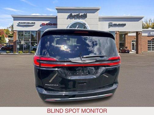 Diamond Black 2026 Chrysler Pacifica Select