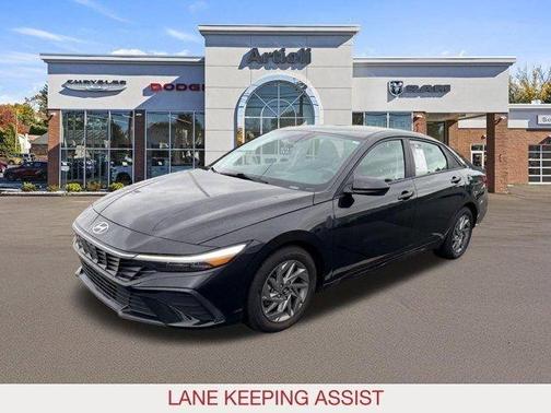 Black 2024 Hyundai ELANTRA SEL