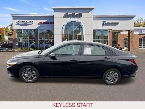 Black 2024 Hyundai ELANTRA SEL