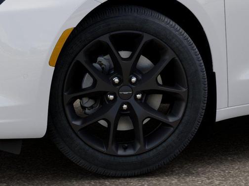 Bright White Clearcoat 2027 Chrysler Pacifica LIMITED