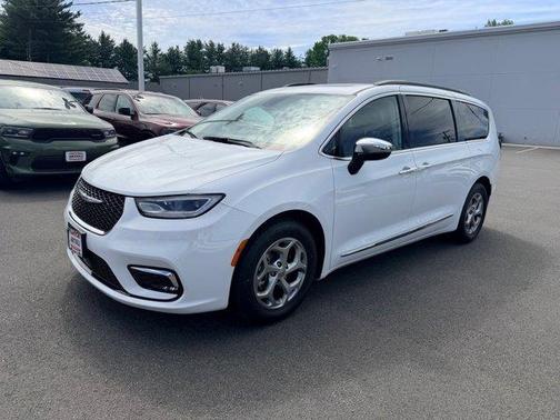 Bright White Clearcoat 2023 Chrysler Pacifica Limited