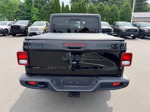 Black Clearcoat 2022 Jeep Gladiator Sport