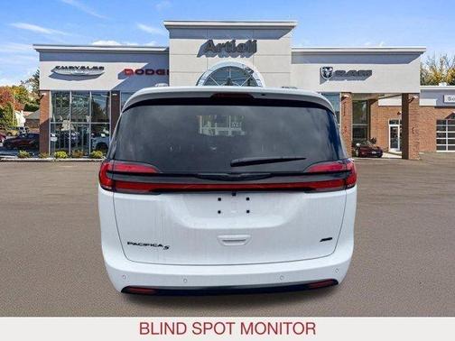 Bright White Clearcoat 2026 Chrysler Pacifica Select