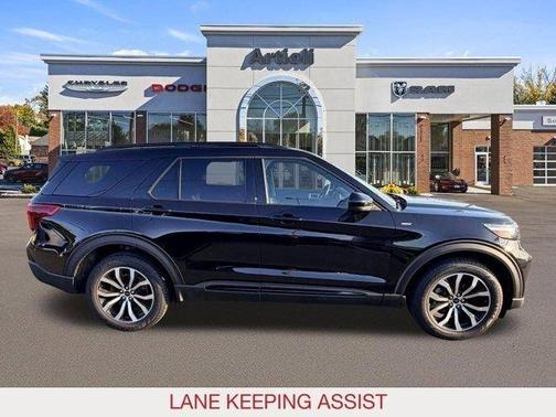 Black Metallic 2023 Ford Explorer ST-Line