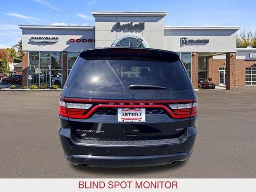 DB Black Crystal Clearcoat 2025 Dodge Durango GT