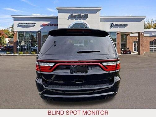 DB Black Crystal Clearcoat 2026 Dodge Durango GT
