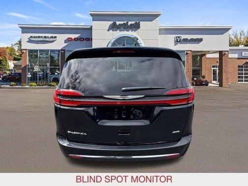 Diamond Black 2026 Chrysler Pacifica Select