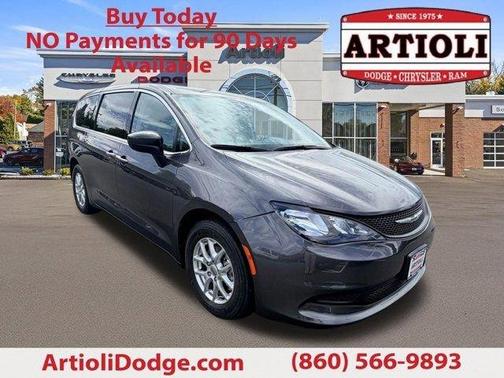 Granite Crystal Clearcoat Metallic 2022 Chrysler Voyager LX